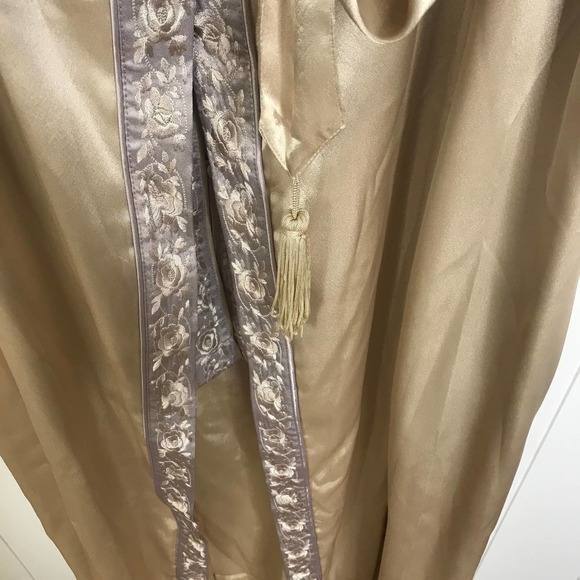 Cabernet Sleepwear Nightgown and Robe Set Champangne Color SZ M - Picture 8 of 16